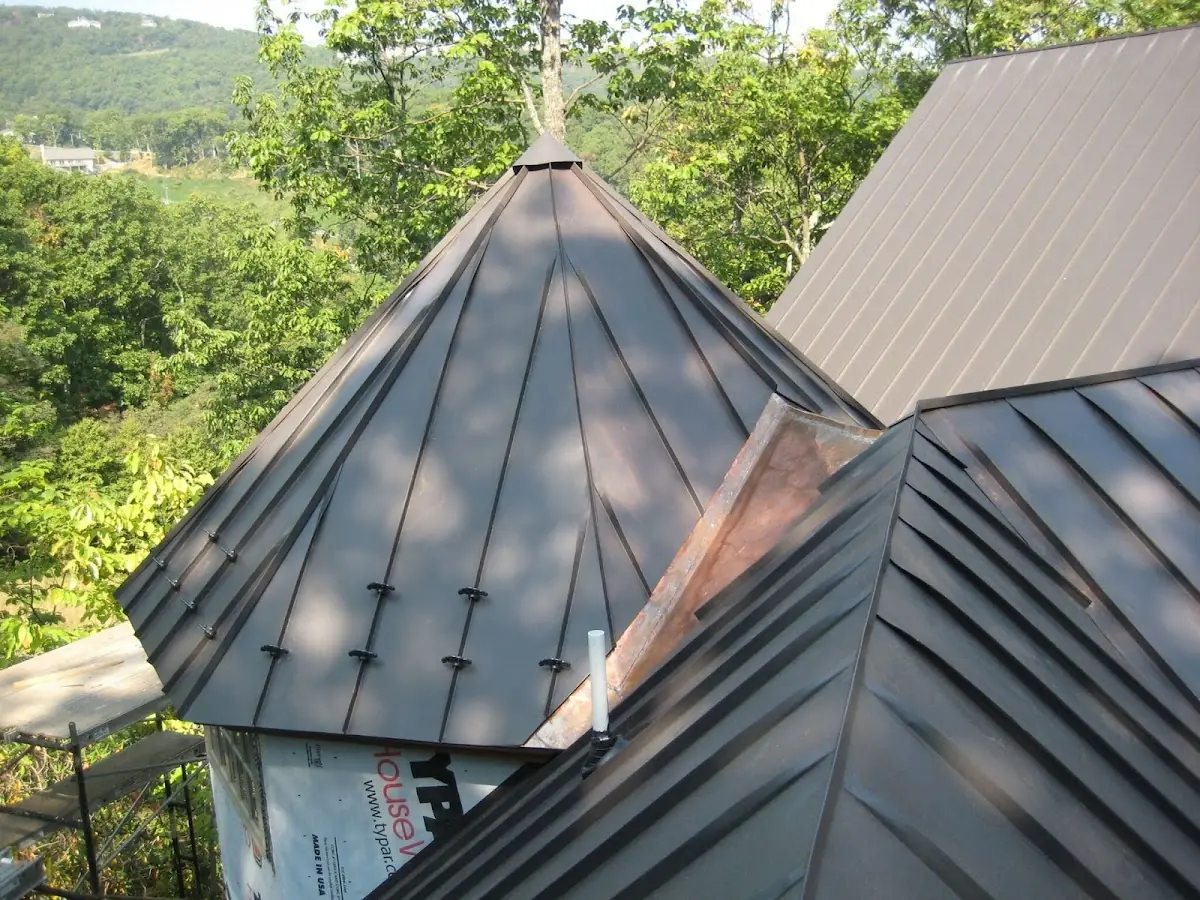 Professional Gutter Cleaning by Craftsman Roofing in Wildcreek